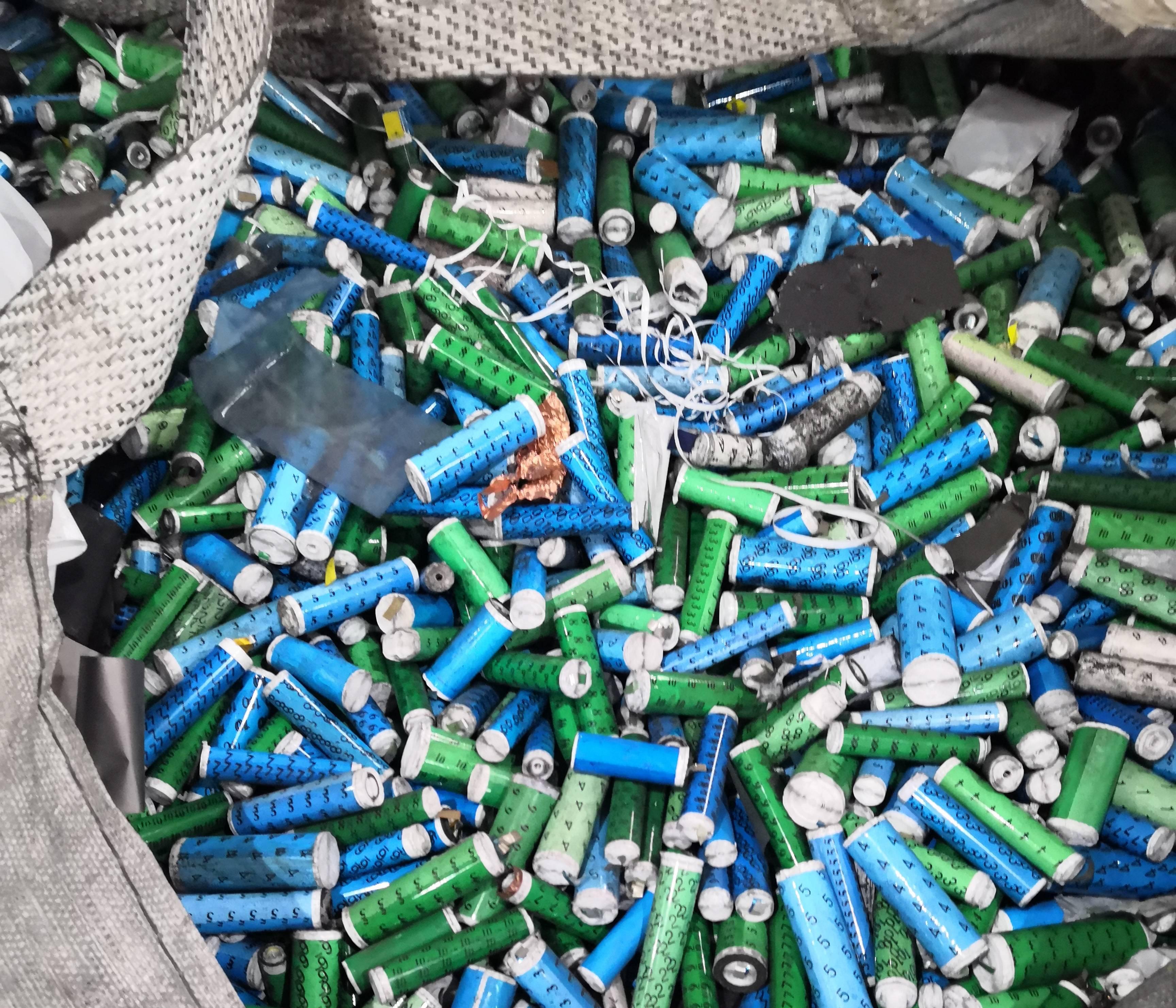 廢舊鋰電池?zé)峤馓幚恚盒履茉磿r(shí)代的環(huán)保新選擇