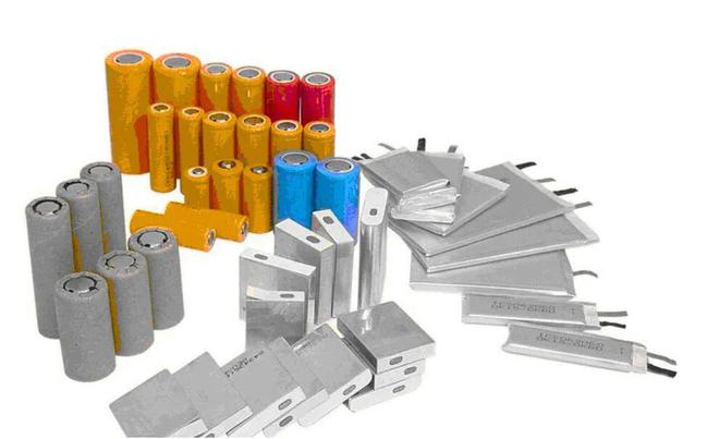 揭秘廢舊鋰電池?zé)峤馓幚恚汉诜鄣膩?lái)源與回收價(jià)值