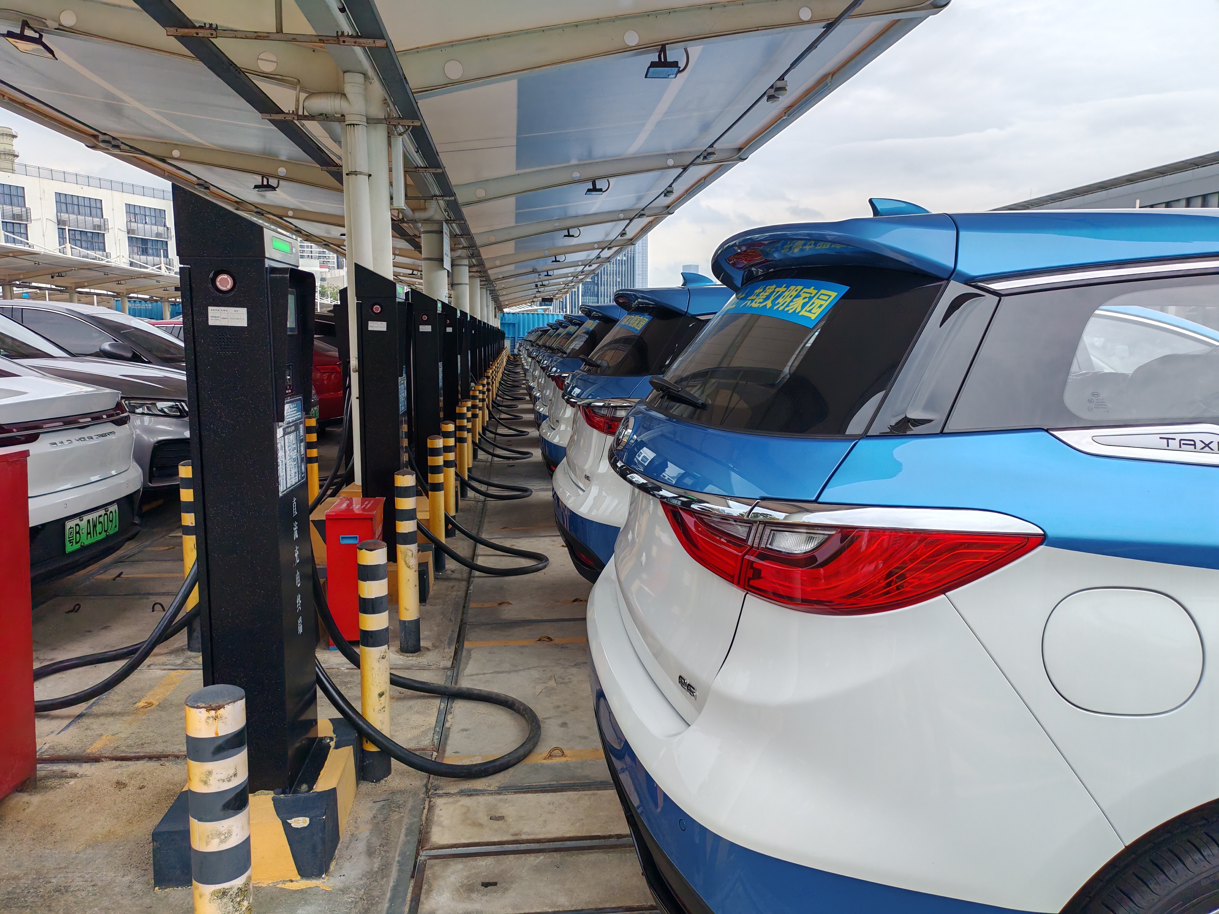 光儲充一體式充電站：儲能的關(guān)鍵與可持續(xù)發(fā)展